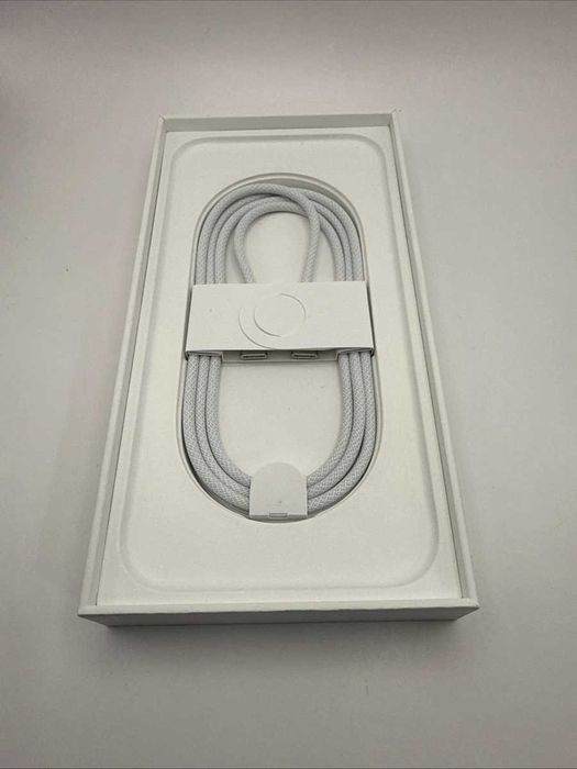 Употребяван Apple iPhone 17 Pro Max - 256 GB. Доставка от Холандия.