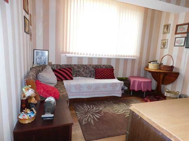 Продава се Едностаен апартамент в Търговище, Център - 41 кв.м за 1182 €/кв.м - Снимка #2