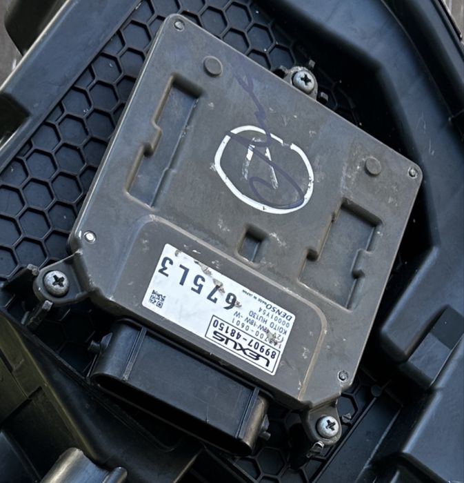 Фара Lexus ES и RX