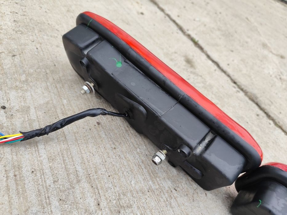 Vând Lampi pentru remorci autotilitare etc 12/24 v