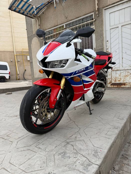 Honda 600SBR RR sport bike