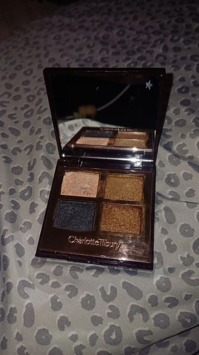 CharlotteTilbury eye shadow palette