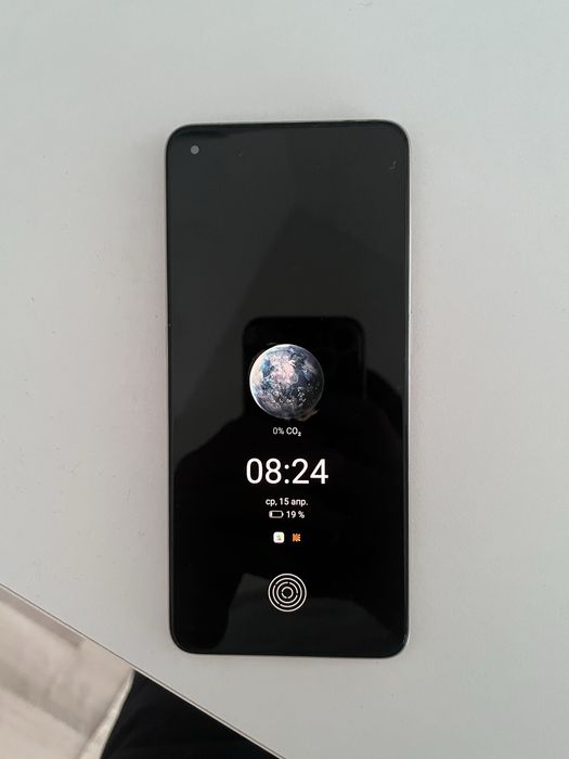 OPPO телефон.