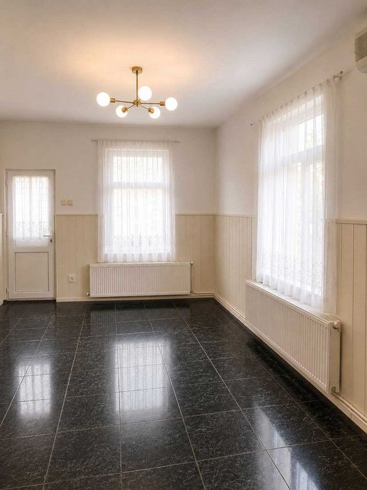 Inchiriez casa tip vila ultracentrala - ideal locuit sau birouri Galati, langa BCR.