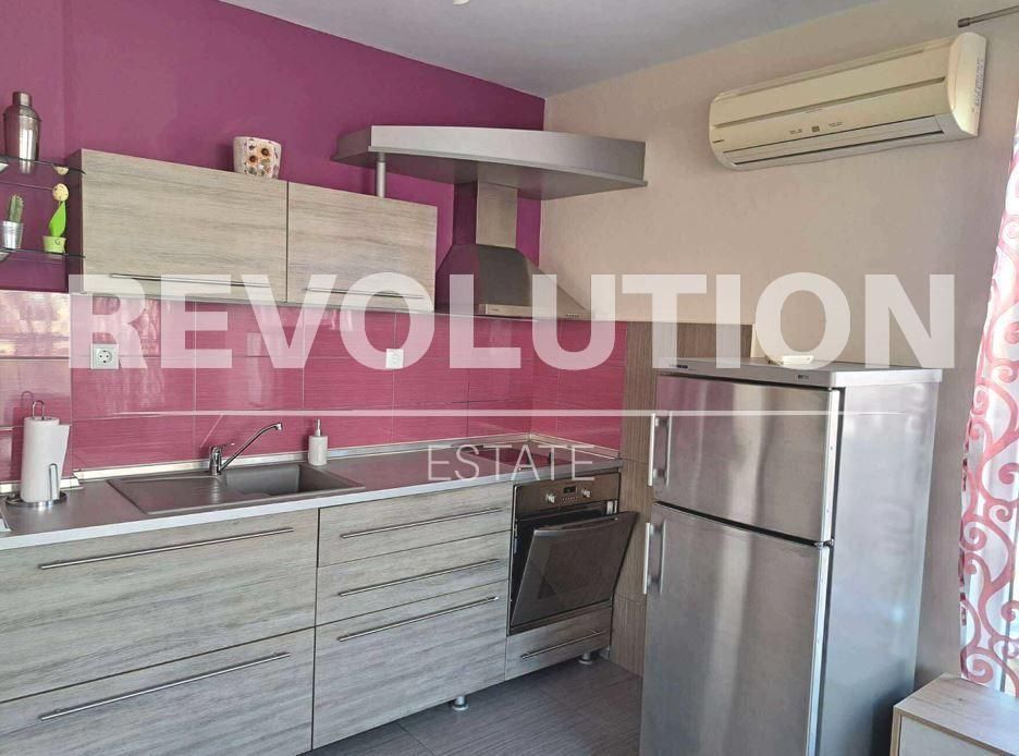 Двустаен апартамент в района на Левски!