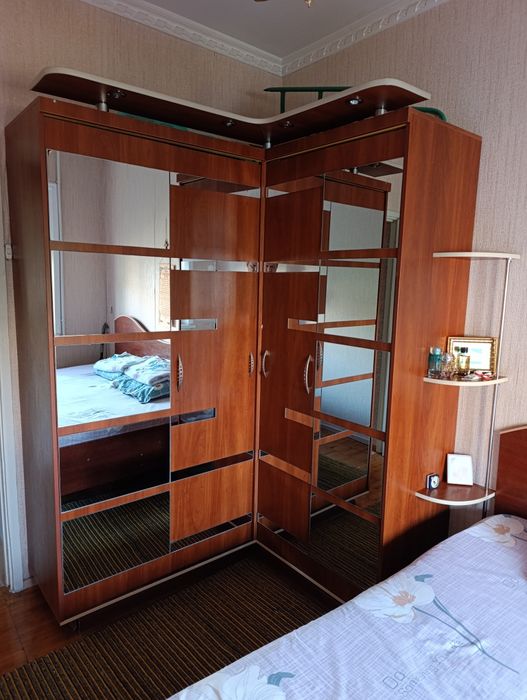 Продаются шкафы в спальню и в детскую