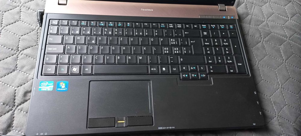 ACER travelmate 8573T