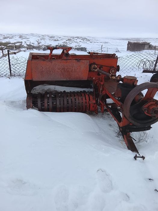 Продам 2 тюковых пресса для сена