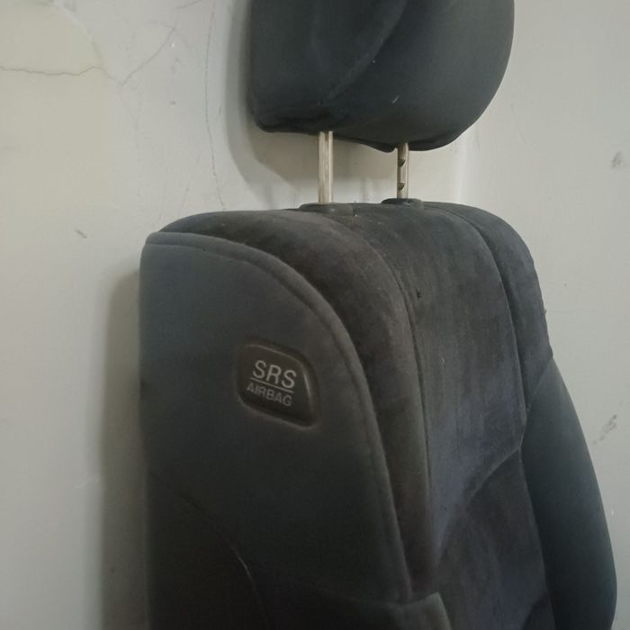 Продам сиденье на мазду капела