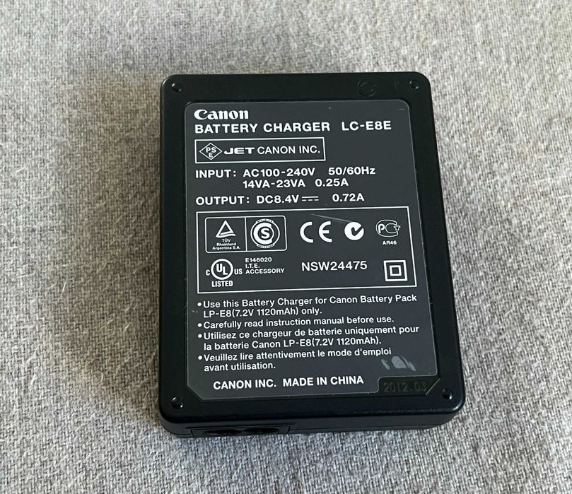 Incarcator original Canon LC E8E pentru acumulator LP E8 DSLR