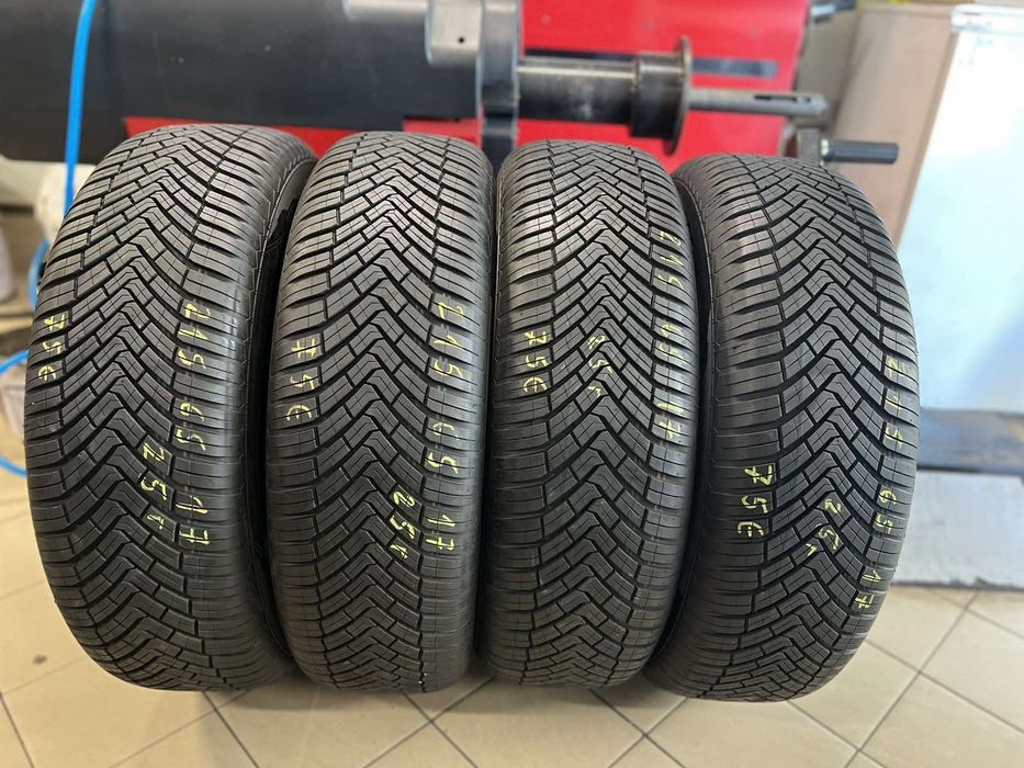Всесезонни гуми 215/65 R17 Continental