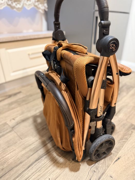 Vând cărut sport Leclerc putin folosit