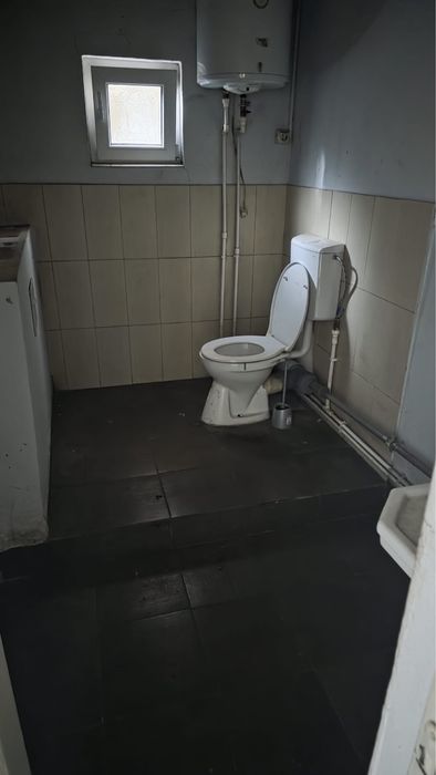 Se inchiriaza hala pe drumul de centura