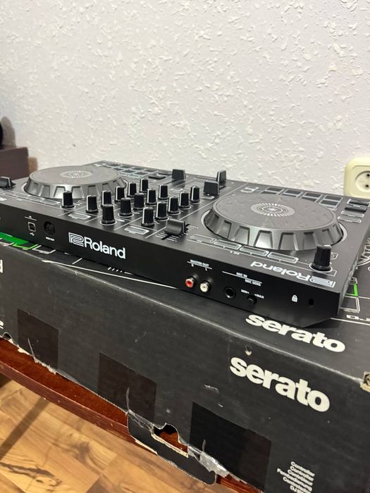 Roland DJ-202 DJ-контроллер