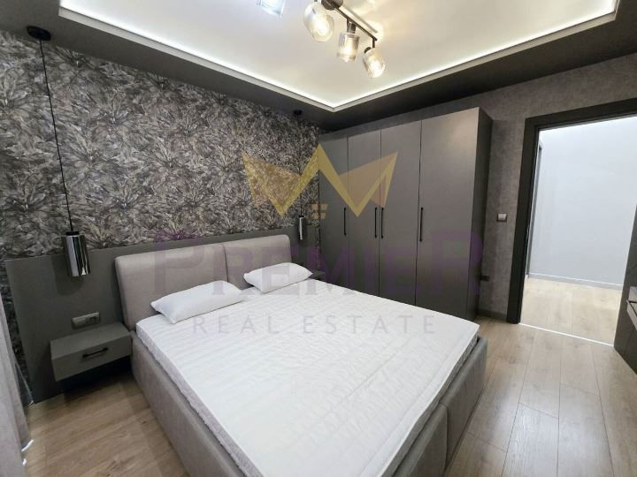 Дава се под наем Тристаен апартамент в Варна, Бриз - 80 кв.м за 1224 € - Снимка #6