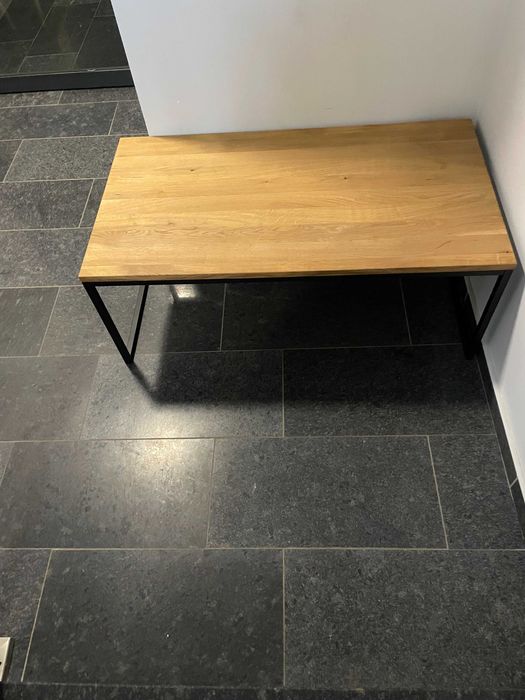 Продавам холна масичка