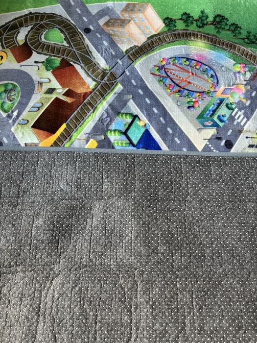 Детски килим тип град с улици - за момче