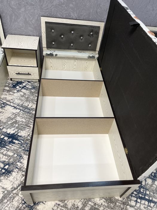 Каровать сундук одинаковые крават