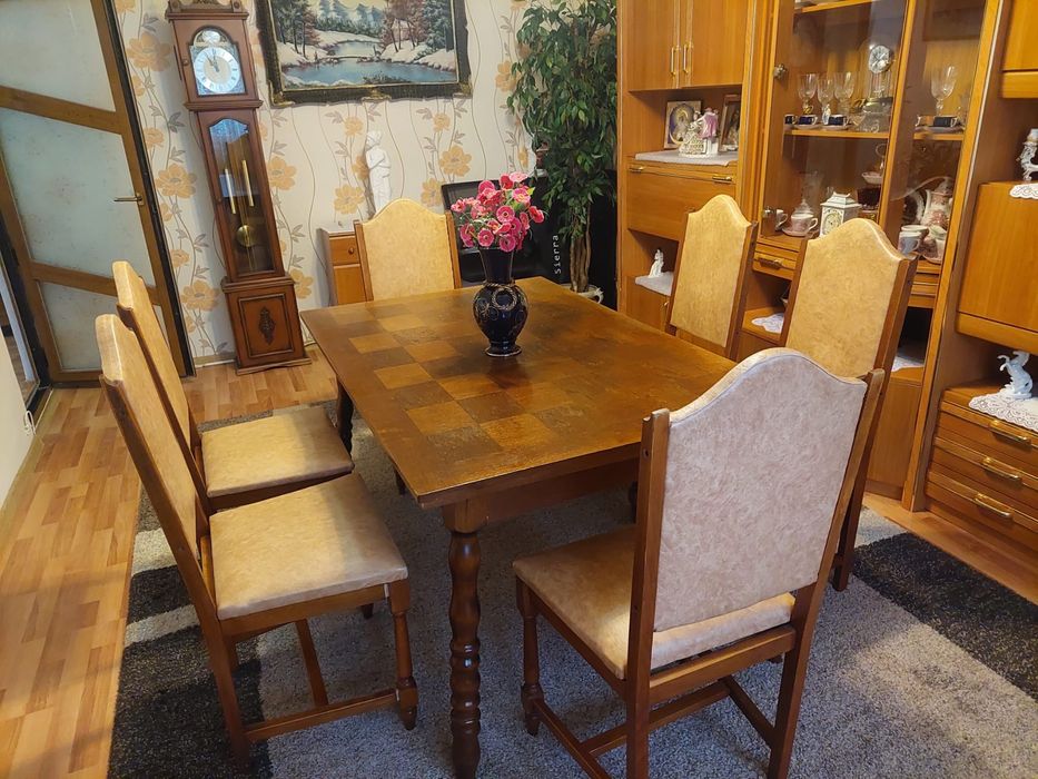 Vand masa extensibila cu scaune