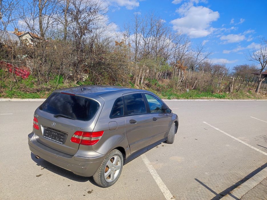 Mercedes b class benzina și diesel