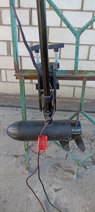 Лодочный электромотор