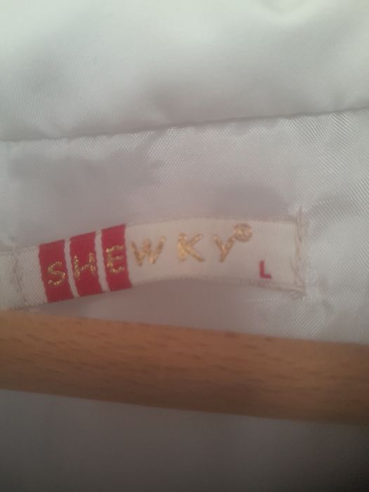 Дънкови яке и бяло елече за дама