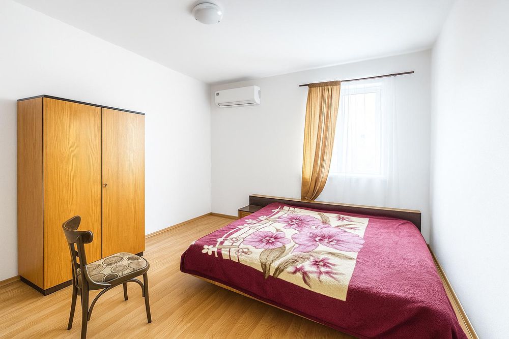 Дава се под наем Тристаен апартамент в Пловдив, Център - 100 кв.м за 434 € - Снимка #2