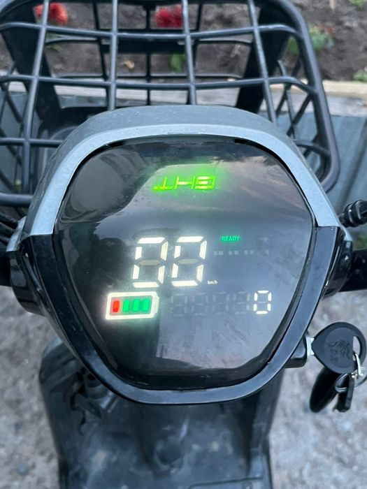 Электроскутер 80к отдам за 70к