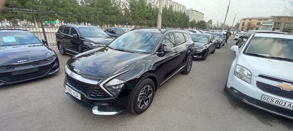 Срочно  KIA SPORTAGE 2023