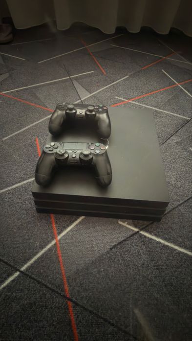 Ps4 pro 1 TB с 6 игри