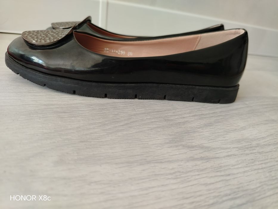 Туфли 38-размер почти новые