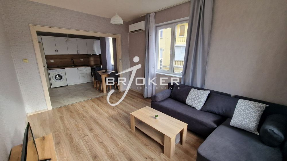 Дава се под наем Тристаен апартамент в Кърджали, Център - 70 кв.м за 280.5 € - Снимка #4