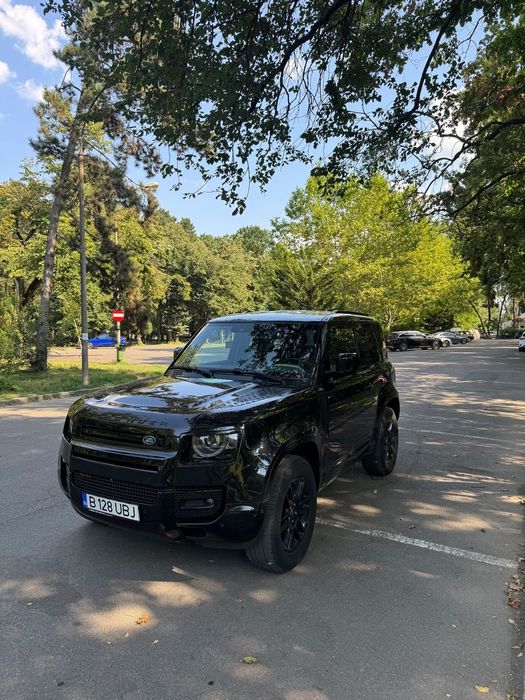 Land Rover Defender 2022 diesel, 48.299 € — imagine 1