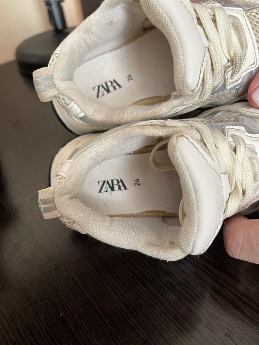 кросовки  zara в хорошем состоянии