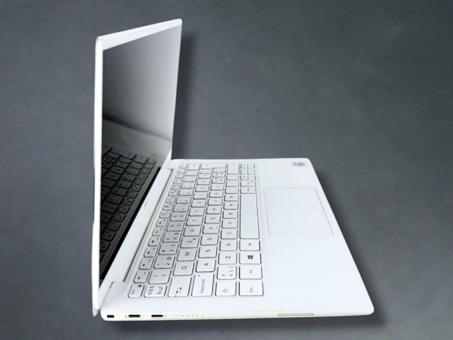 Лаптоп Dell XPS 13 7390 13" Touch 4K i7-10510U 16GB 512SSD Гаранция!