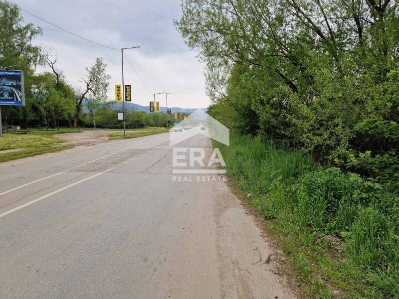 Ексклузивно!Ера Тера продава голям парцел в с. Трудовец.