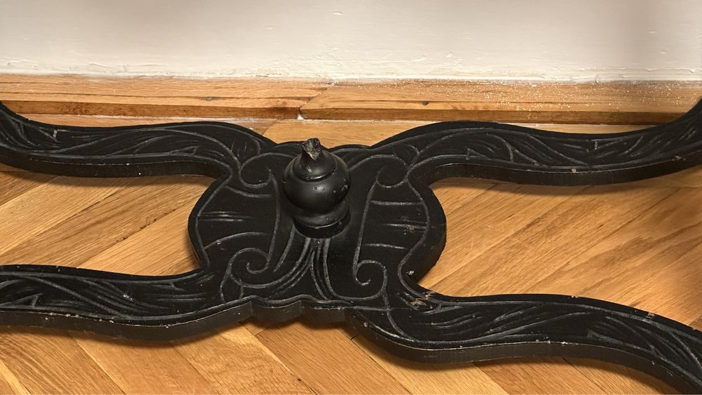 Oglinda si masuta set sculptata manual