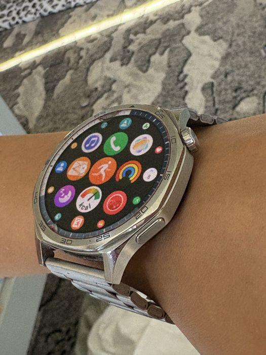 Прдаю часы Huawey GT5