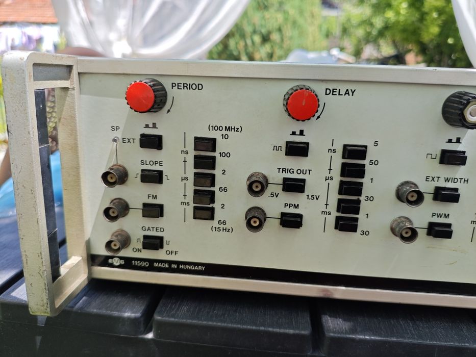 EMG TR-0308 (100 MHz Pulse Generator