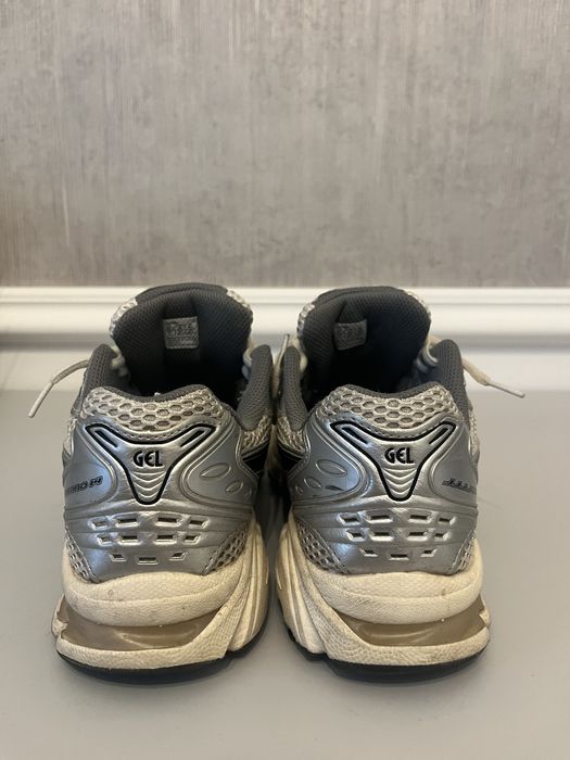 Asics silver black