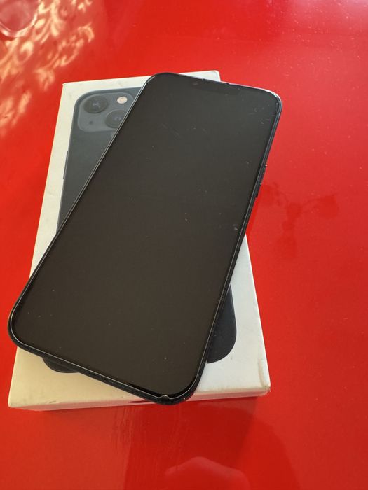 Продам Айфон 13 в идеальном состоянии