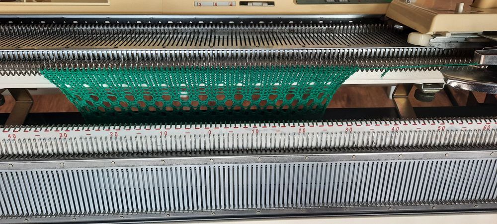 Продам переднюю фонтуру brother kr 840