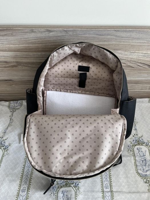 Чанта за количка от черна кожа. Перфектен за подарък за майки.