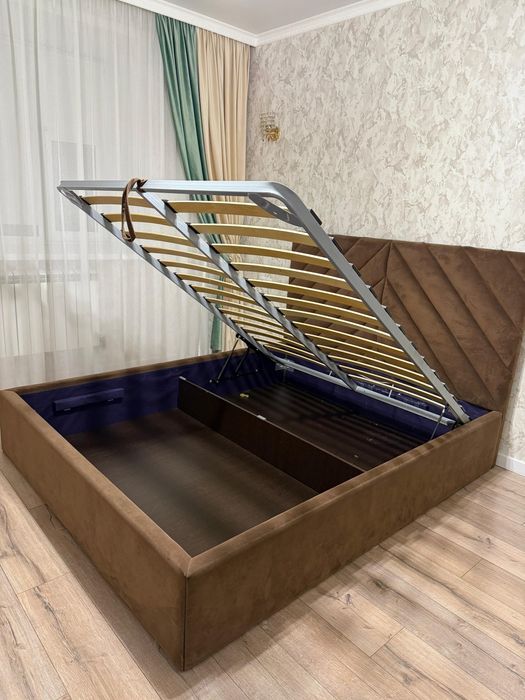 Кровать двуспальная