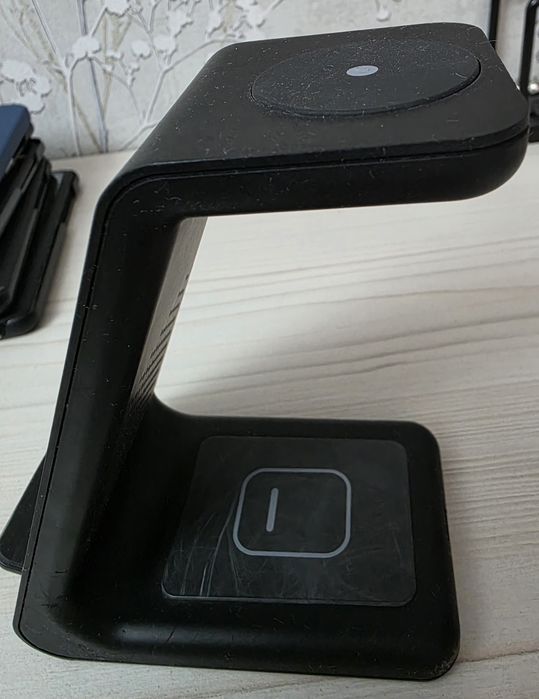 Продам телефон самсунг S 20 плюс +