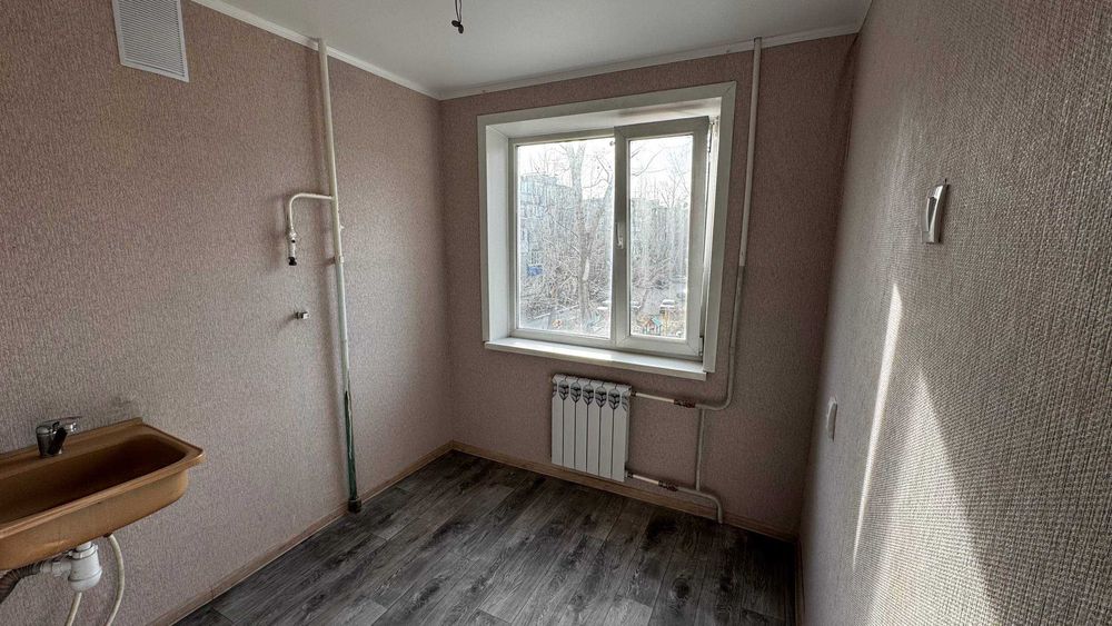 Продам 3-х комнатную квартиру в районе КЖБИ