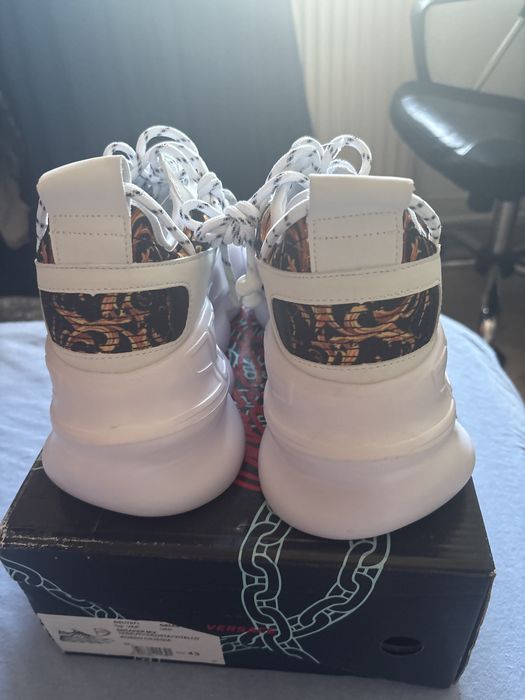 versace chain reaction
