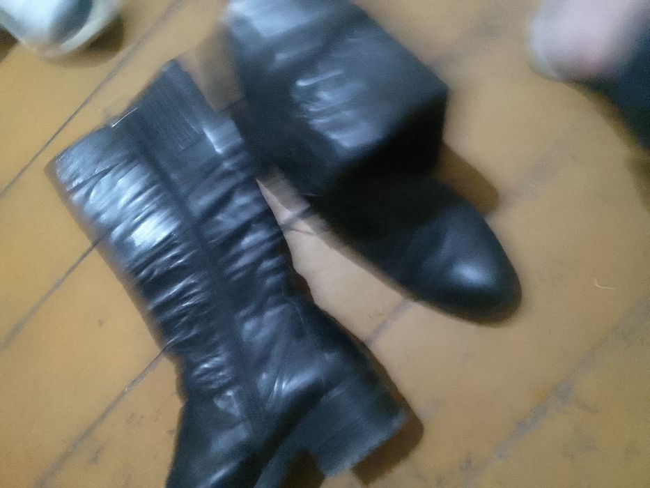 Черни високи ботуши