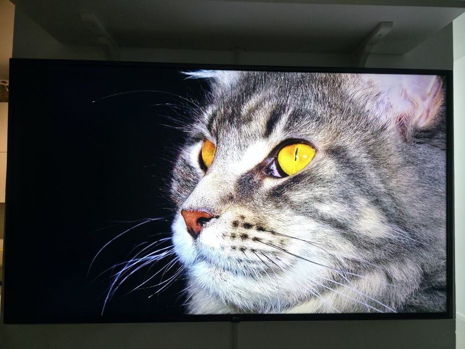 Televizor Smart LG 4k HDR de 152 cm