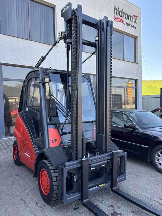 Stivuitor - Motostivuitor Linde H40D-01 Anul fabricației: 11/2010